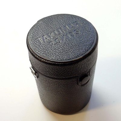 Pentax Original leather lens case for the 135mm f2.5 Takumar M42 lens. 130x83mm