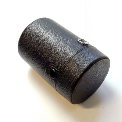 Pentax Original leather lens case for the 135mm f2.5 Takumar M42 lens. 130x83mm