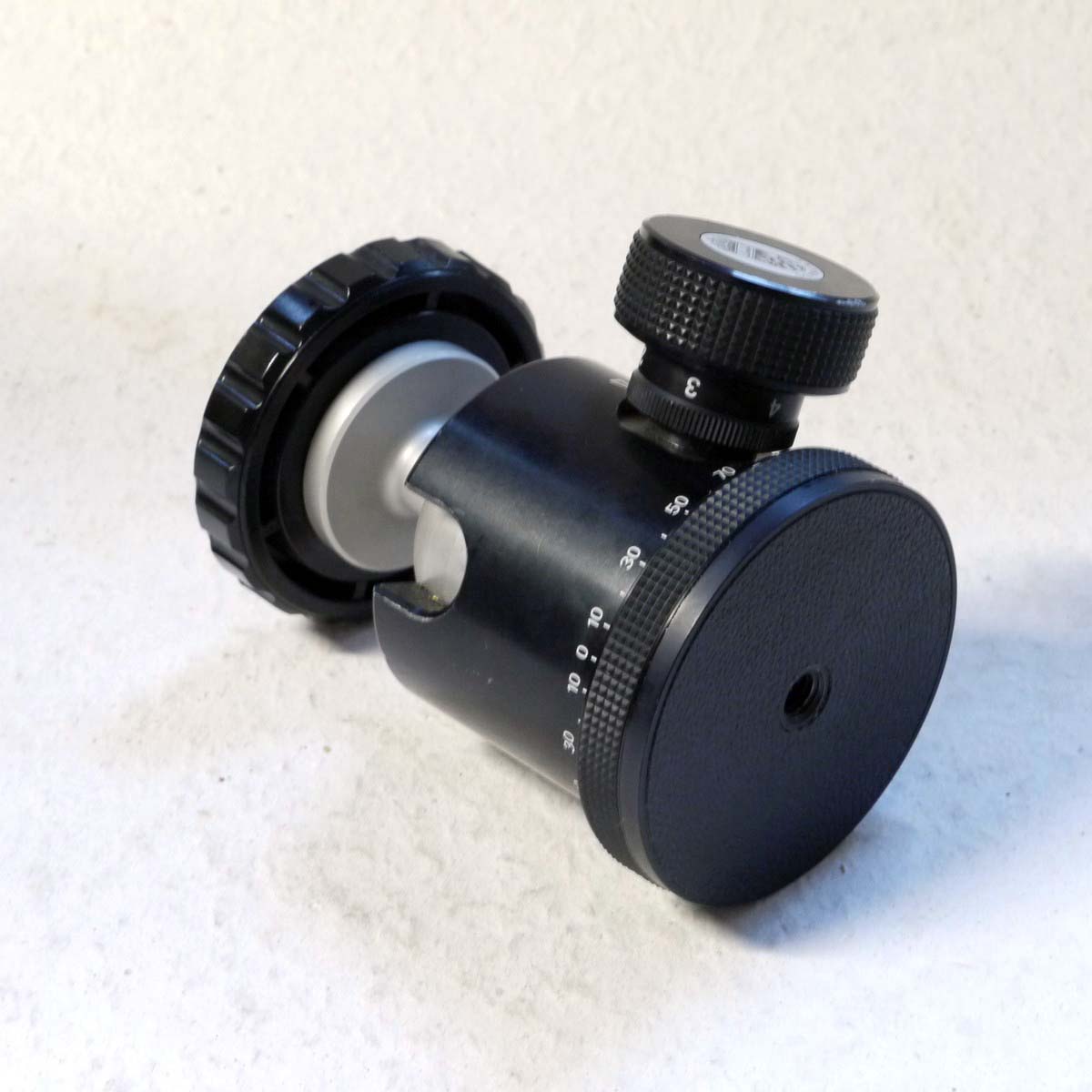 mwclassiccameras-20250221-36 Linhof Profi III Ball Tripod Head with Rotating base with degrees markings. 80mm Platform diameter