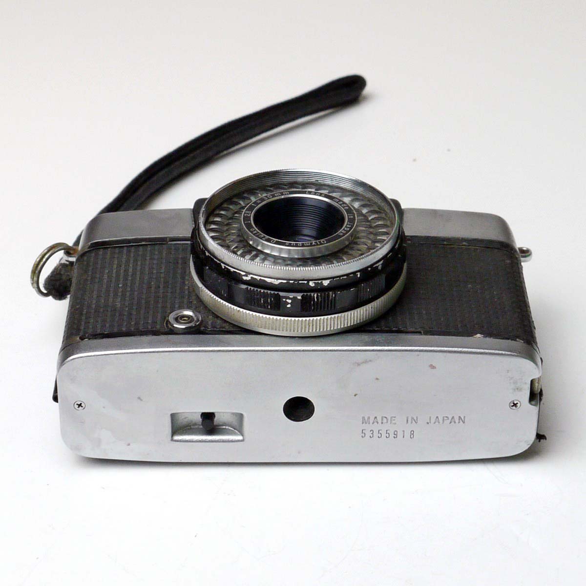 mwclassiccameras-20250228-195 Olympus Pen EES-2 35mm Half-Frame camera with 30mm f2.8 D Zuiko lens + Wrist Strap
