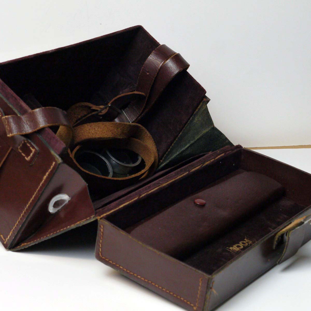 mwclassiccameras-20250228-205 Foca brown leather outfit case, with sections for Camera, filters, accessorie & a removable base panel with mounts for fitting 4 x bayonet mount lenses. UNCOMMON