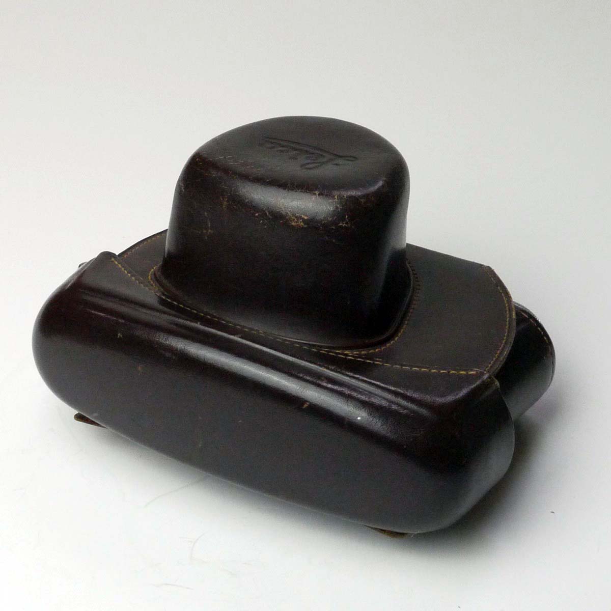 mwclassiccameras-20250307-128 Leitz Brown leather ER case with strap, for M2/M3 with large tripod mount & long nose front