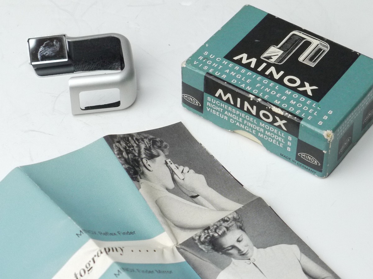mwclassiccameras-20250314-119 Minox Right-Angle Finder Model B for Subminiatures cameras + makers instructions & box