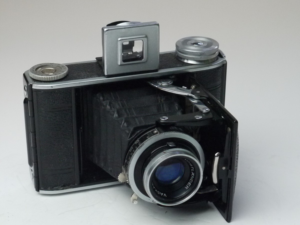 mwclassiccameras-20250314-51 Voigtlander Bessa 66 folding camera with Skopar 7.5cm f3.5 Skopar COATED lens in Compur-Rapid shutter