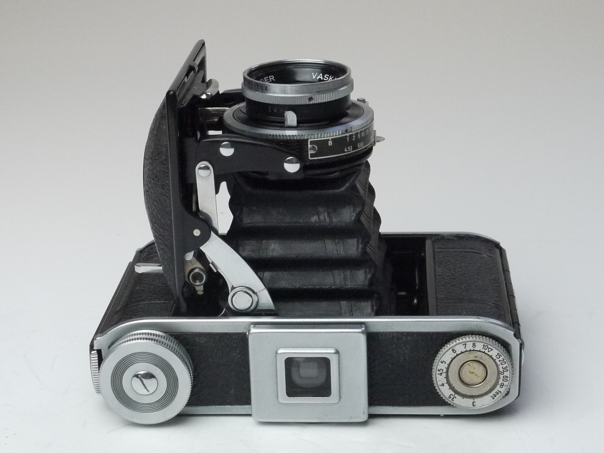 mwclassiccameras-20250314-54 Voigtlander Bessa 66 folding camera with Skopar 7.5cm f3.5 Skopar COATED lens in Compur-Rapid shutter