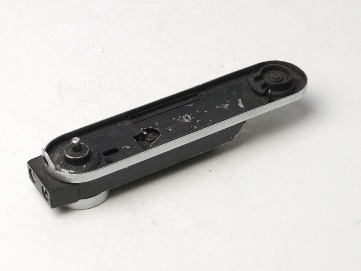 mwclassiccameras-20250321-157 Leitz chrome baseplate for IIIc/IIIf with sockets for flash lead & fixing rail