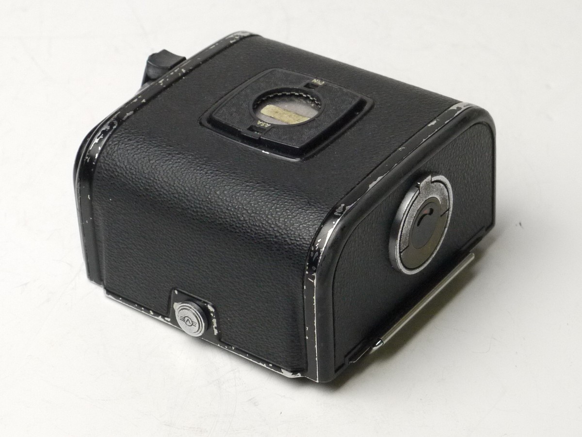 mwclassiccameras-20250321-221 Hasselblad 24-on film magazine back, black with dark slide & matching numbered insert