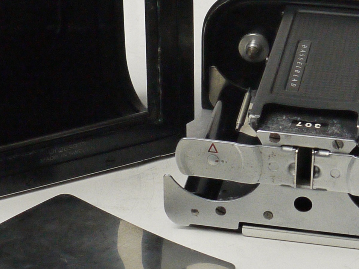 mwclassiccameras-20250321-224 Hasselblad 24-on film magazine back, black with dark slide & matching numbered insert