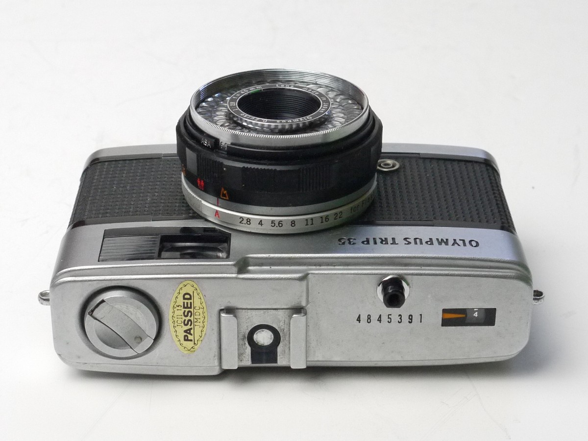 mwclassiccameras-20250321-30 Olympus Trip 35 compact 35mm Point-&-Shoot camera with 40mm f2.8 D Zuiko lens + Skylight filter & Original Instructions