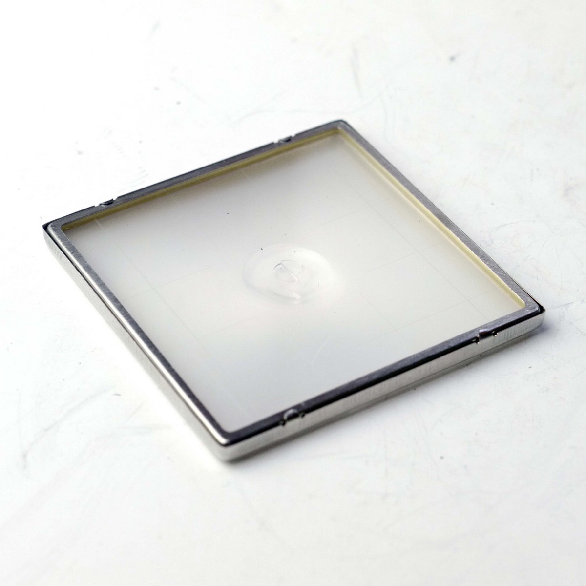 mwclassiccameras-20250404-214 Unbranded Focusing screen for Hasselblad V Series. Split-Image with Micrisprism