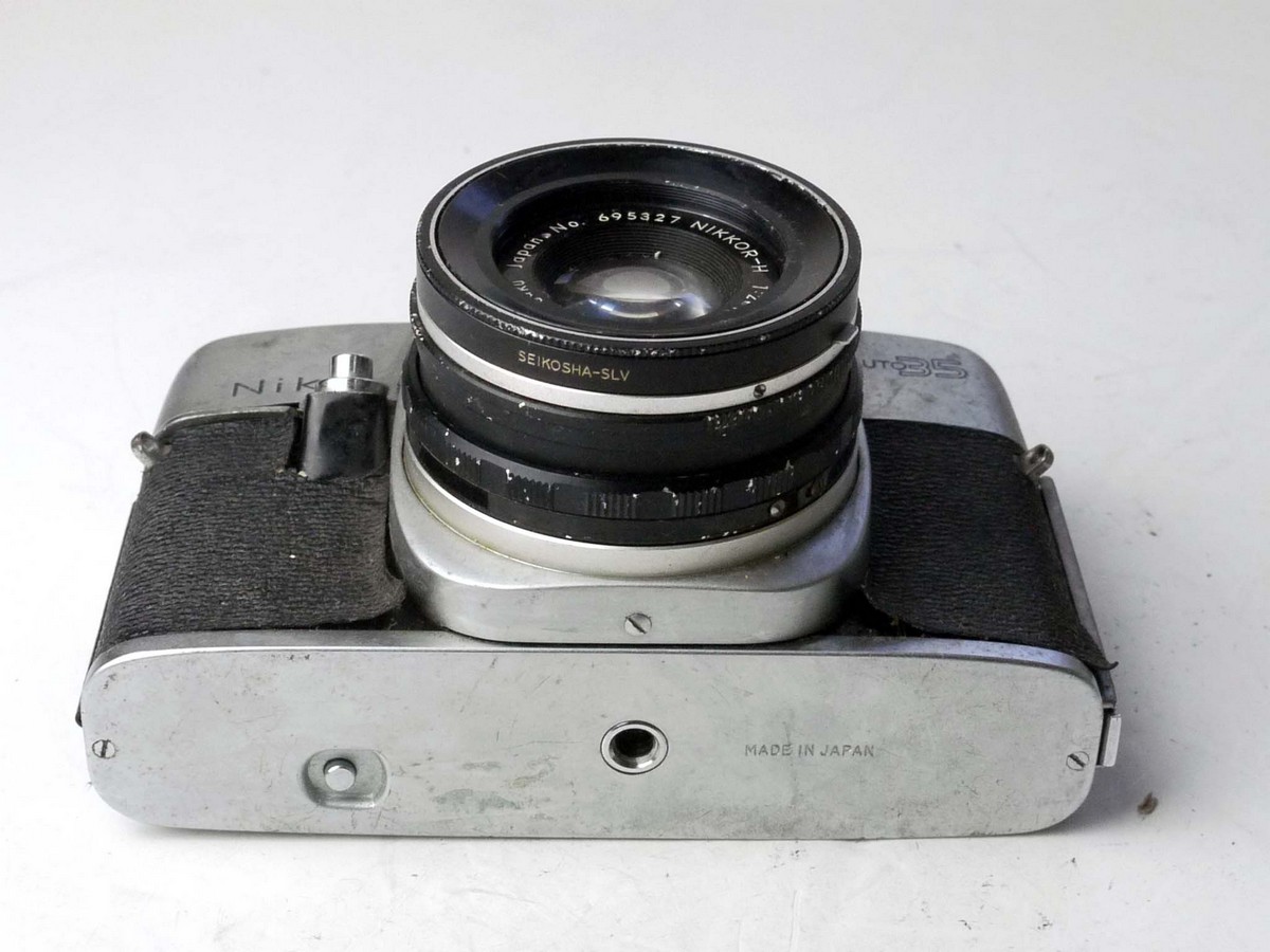 mwclassiccameras-20250404-224 Nippon Kogaku Nikon Auto 35 35mm Selenium metered SLR with 48mm f2 Nikkor-H fixed lens & behind-lens leaf shutter. UNCOMMON CAMERA. SUITABLE FOR REPAIR/RESTORATION/SPARE PARTS