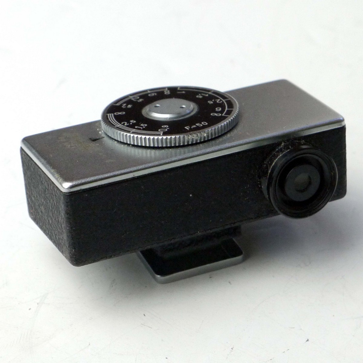 mwclassiccameras-20250404-253 Kodak Close-Up rangefinder/lens set. 32mm screw-in NI & NII lenses + Rangefinder with metres scale. For 50mm lens. All in makers outfit case