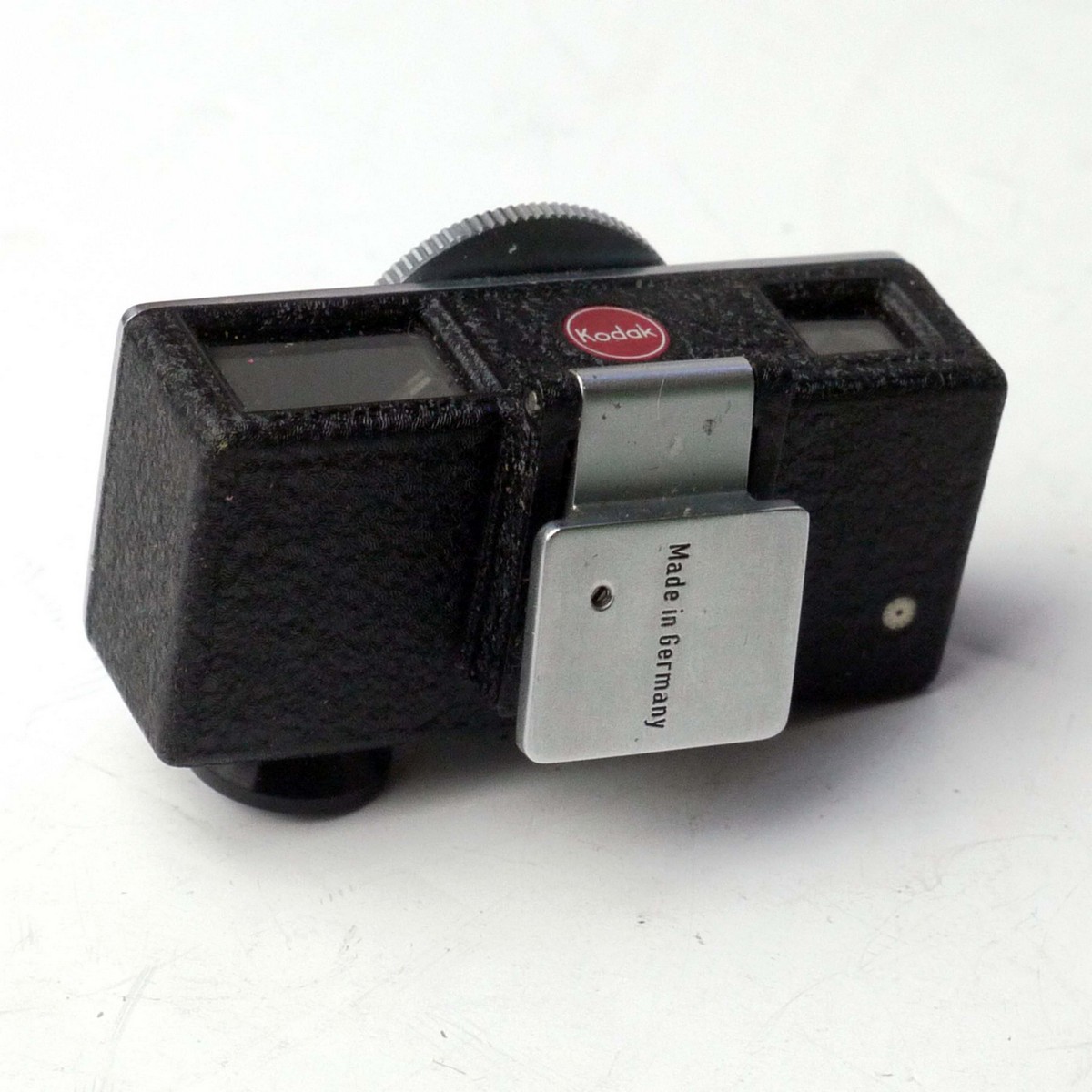 mwclassiccameras-20250404-255 Kodak Close-Up rangefinder/lens set. 32mm screw-in NI & NII lenses + Rangefinder with metres scale. For 50mm lens. All in makers outfit case