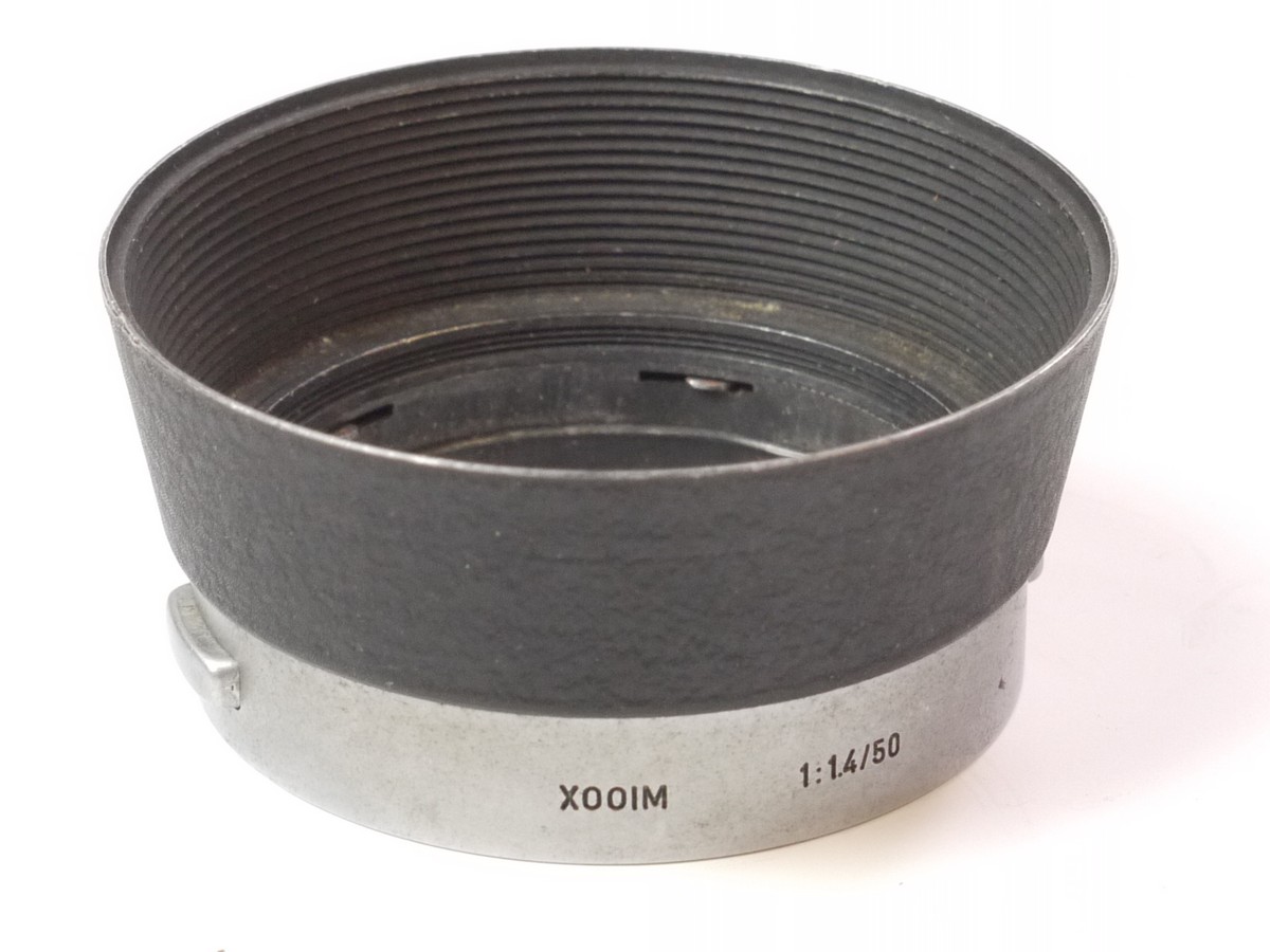 mwclassiccameras-20250418-40 Leitz clip-on metal lens hood for 50mm f1.4 Summilux M lens (XOOIM)