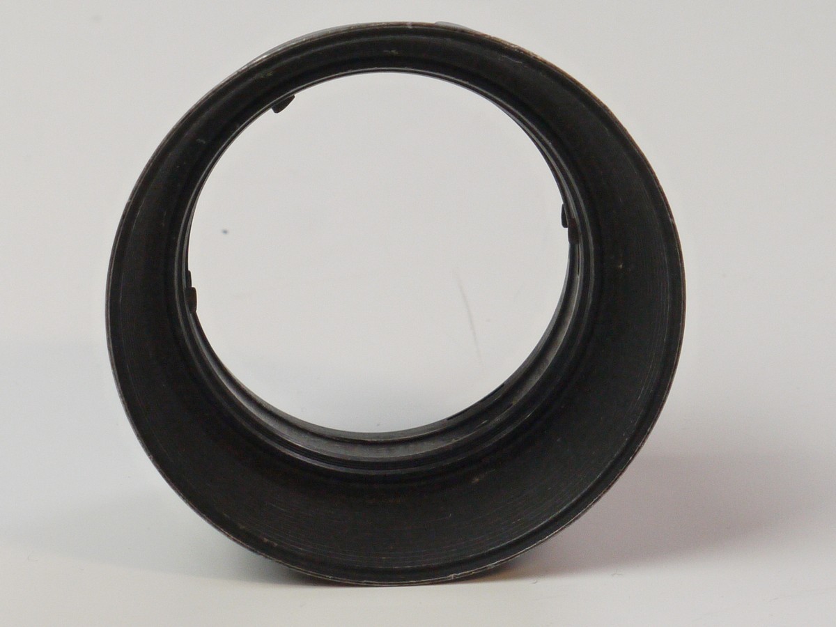 mwclassiccameras-20250418-43 Leitz clip-on metal lens hood for 50mm f1.4 Summilux M lens (XOOIM)