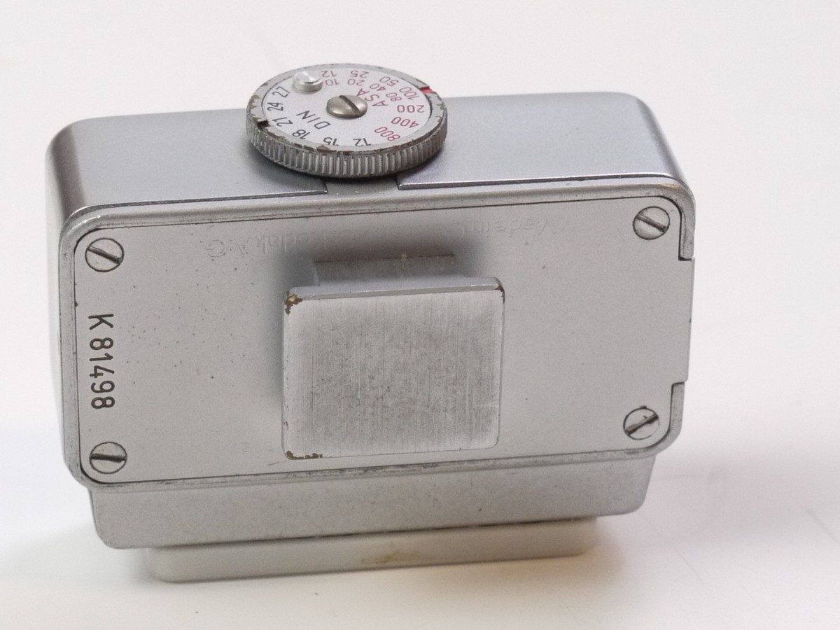 mwclassiccameras-20250418-69 Kodak Kodalux L Selenium cell shoe mounting meter with diffuser cover, leather case & Box