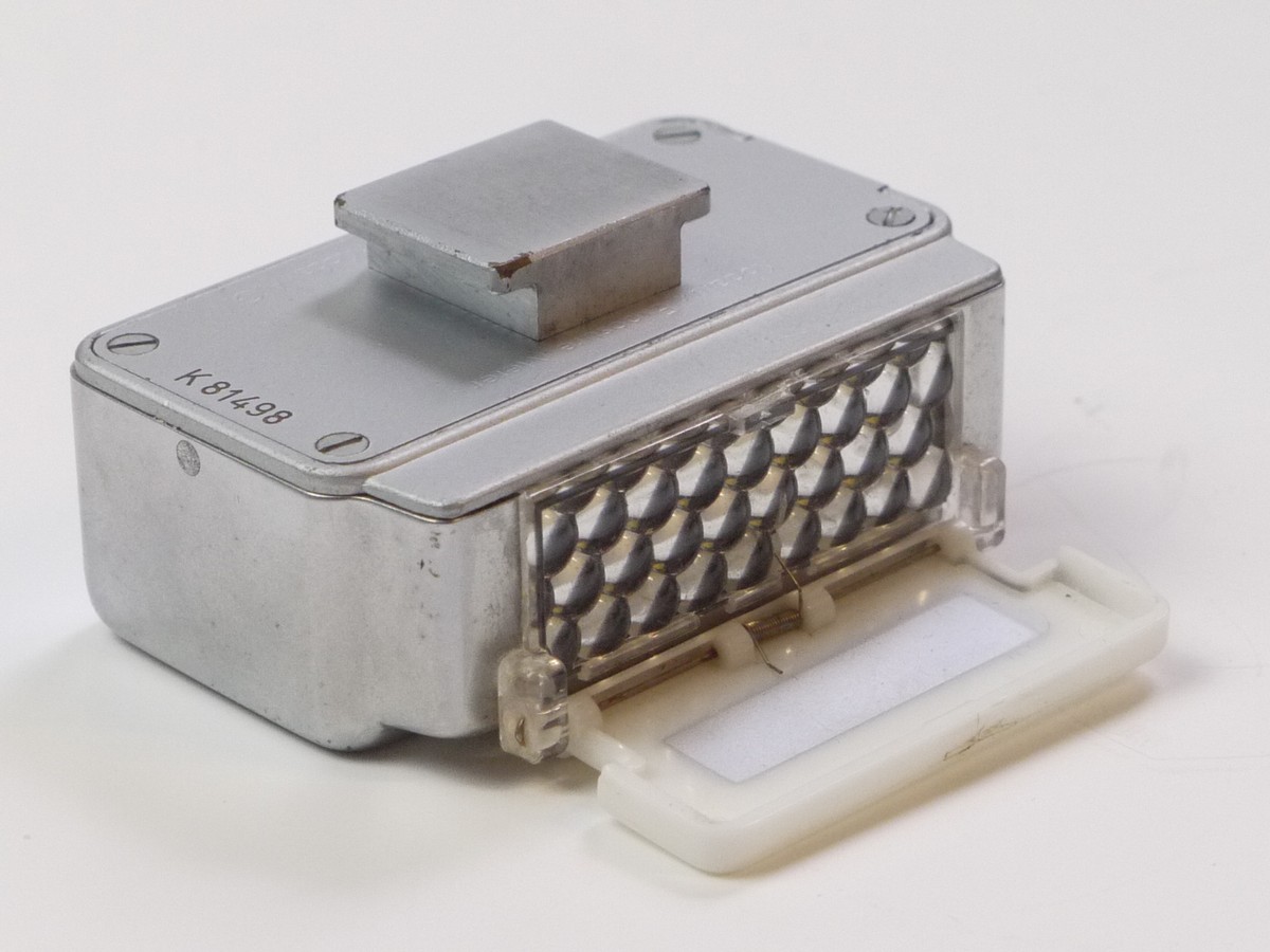 mwclassiccameras-20250418-70 Kodak Kodalux L Selenium cell shoe mounting meter with diffuser cover, leather case & Box