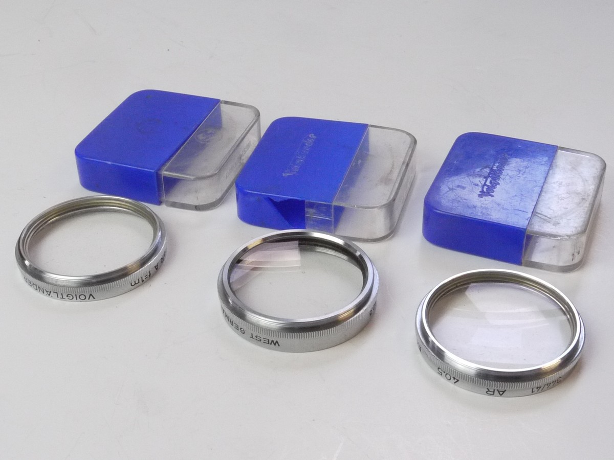 mwclassiccameras-20250425-156 Voigtlander set of Three 40.5mm Screw-in close-Up lenses (Portrait, Focar A & Focar B). All in keeper cases