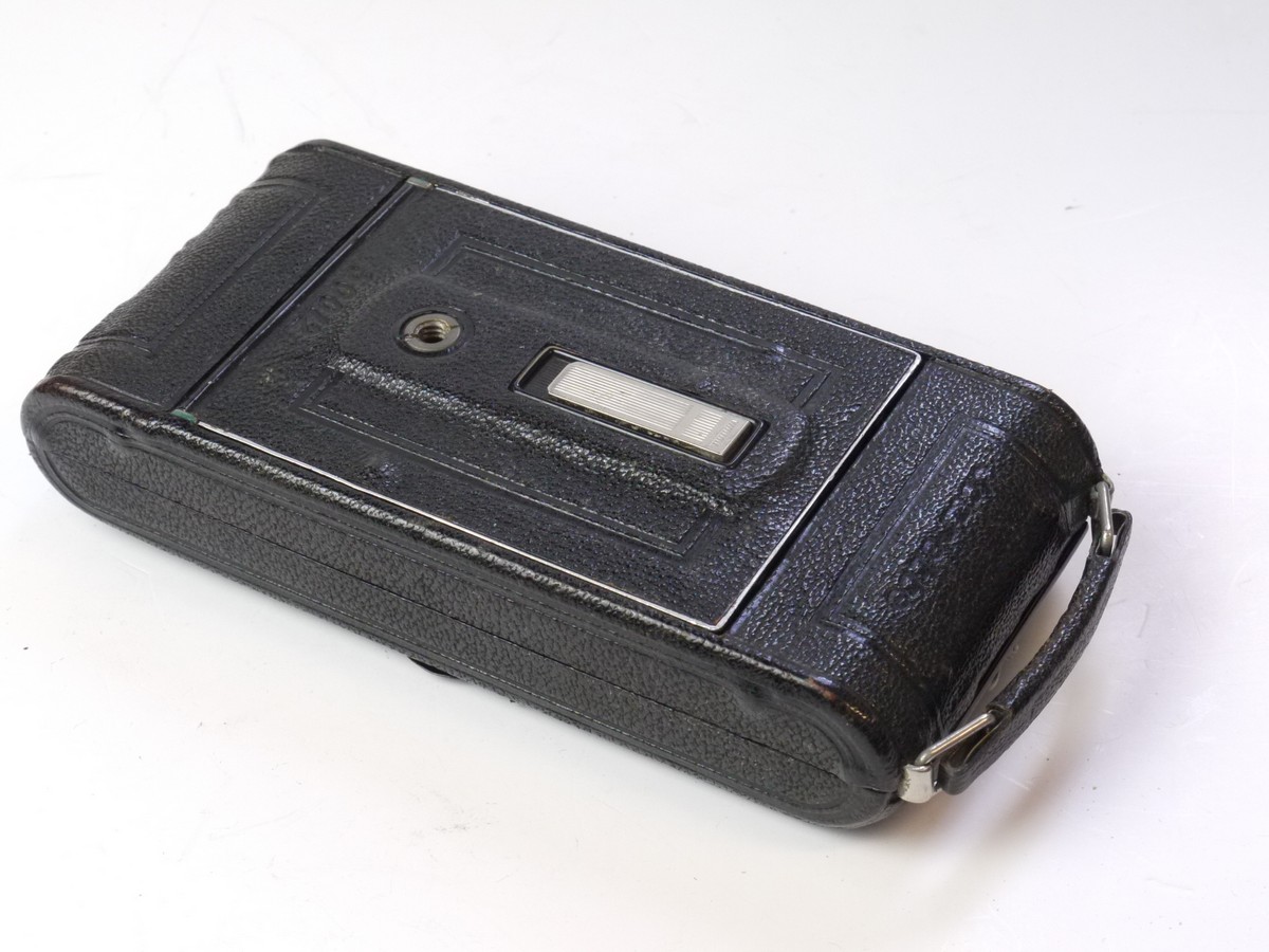 mwclassiccameras-20250425-64 Zeiss Ikon Icarette 500/2 6x9 folding camera with Carl Zeiss Jena 10.5cm f4.5 Tessar uncoated lens in Compur shutter
