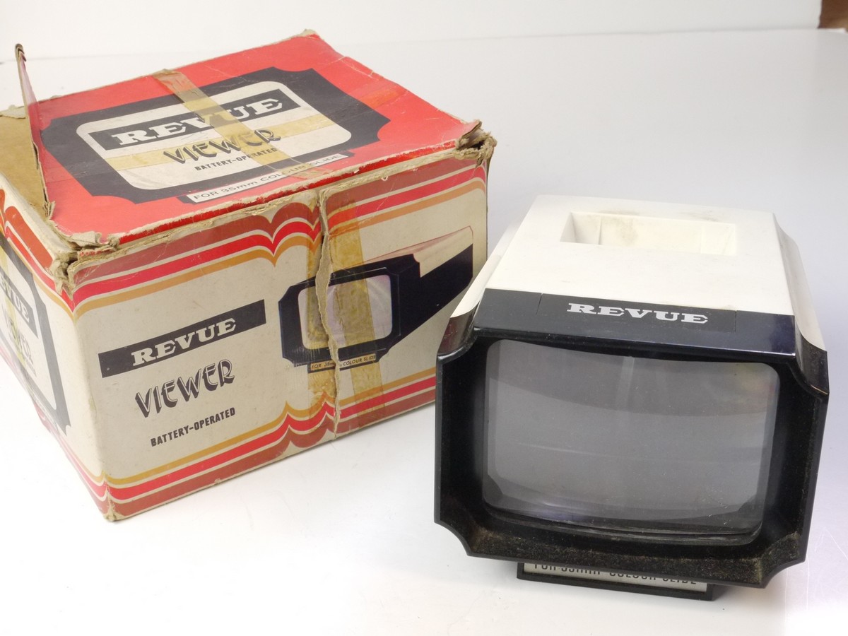 mwclassiccameras-20250425-66 Revue Battery Operated Table Top 35mm Colour Slide Viewer in Original Box