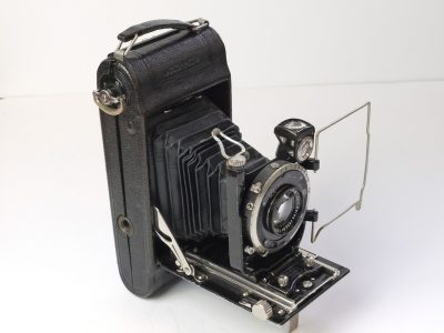 Zeiss Ikon Icarette 551/2 6x9 folding camera with Carl Zeiss Jena 10.5cm f4.5 Tessar uncoated lens in Compur shutter