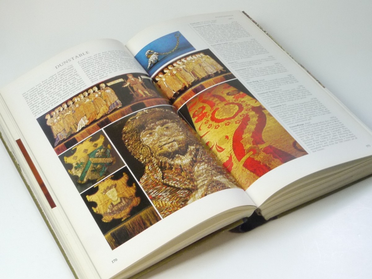 mwclassiccameras-20250502-146 Treasures of Britain, (AA Publication). 1st Edition 1967. Hardback. 680 pages (including maps) in English