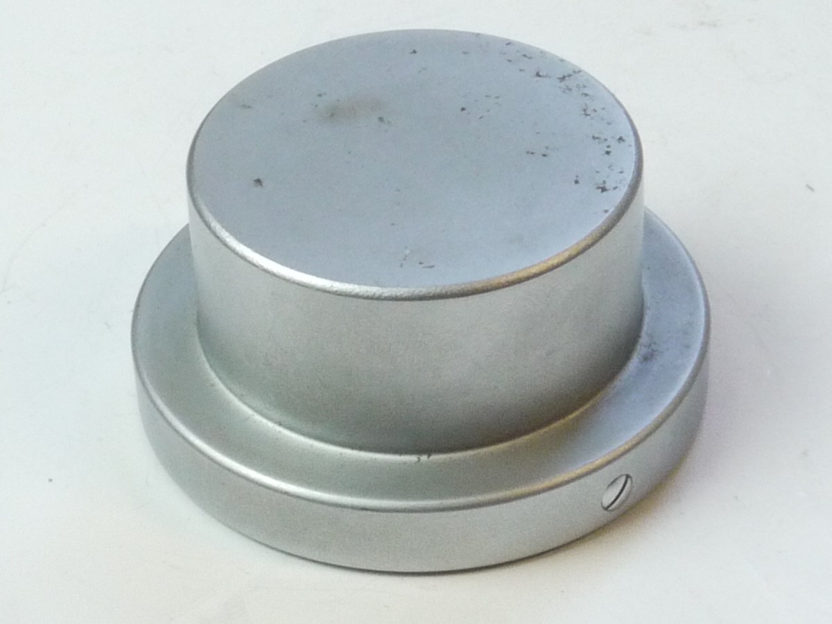 mwclassiccameras-20250502-158 Leitz M Rear Cap, chrome, with deep base for Super Angulon wide-angle M lenses. No engravings. UNCOMMON