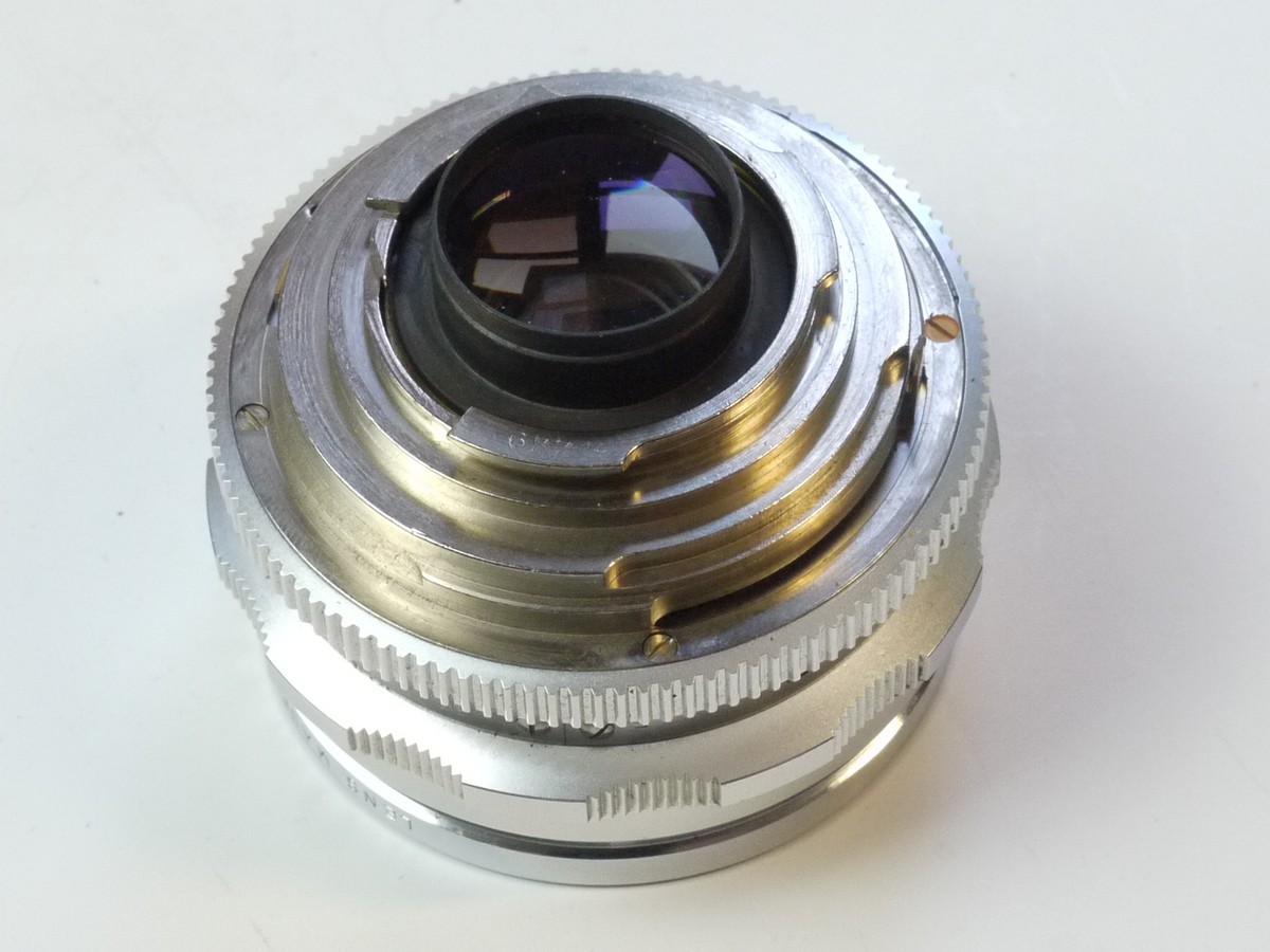 mwclassiccameras-20250502-16 Voigtlander Ultramatic 35mm Selenium metered SLR + 50mm f2 Septon 7-element Deckel mount interchangeable lens with front cap & ER case