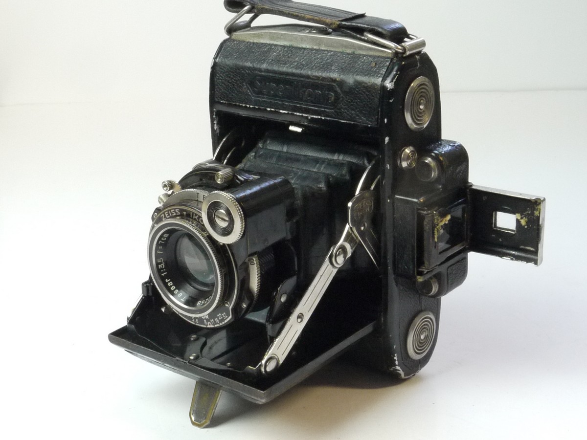 mwclassiccameras-20250502-193 Super Ikonta 530 6x4.5 folding coupled rangefinder camera with 7cm f3.5 Tessar uncoated lens in Compur shutter