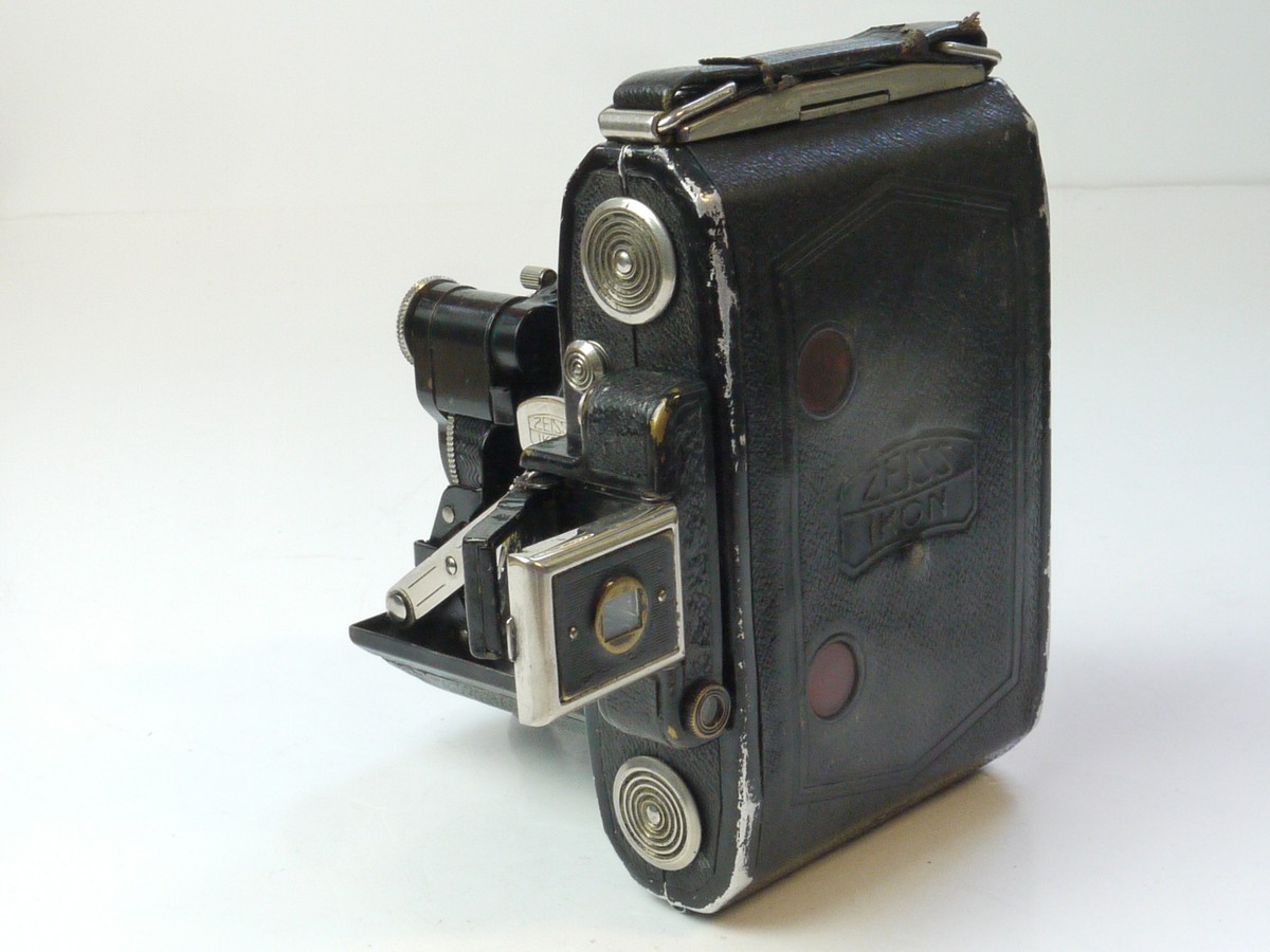 mwclassiccameras-20250502-195 Super Ikonta 530 6x4.5 folding coupled rangefinder camera with 7cm f3.5 Tessar uncoated lens in Compur shutter