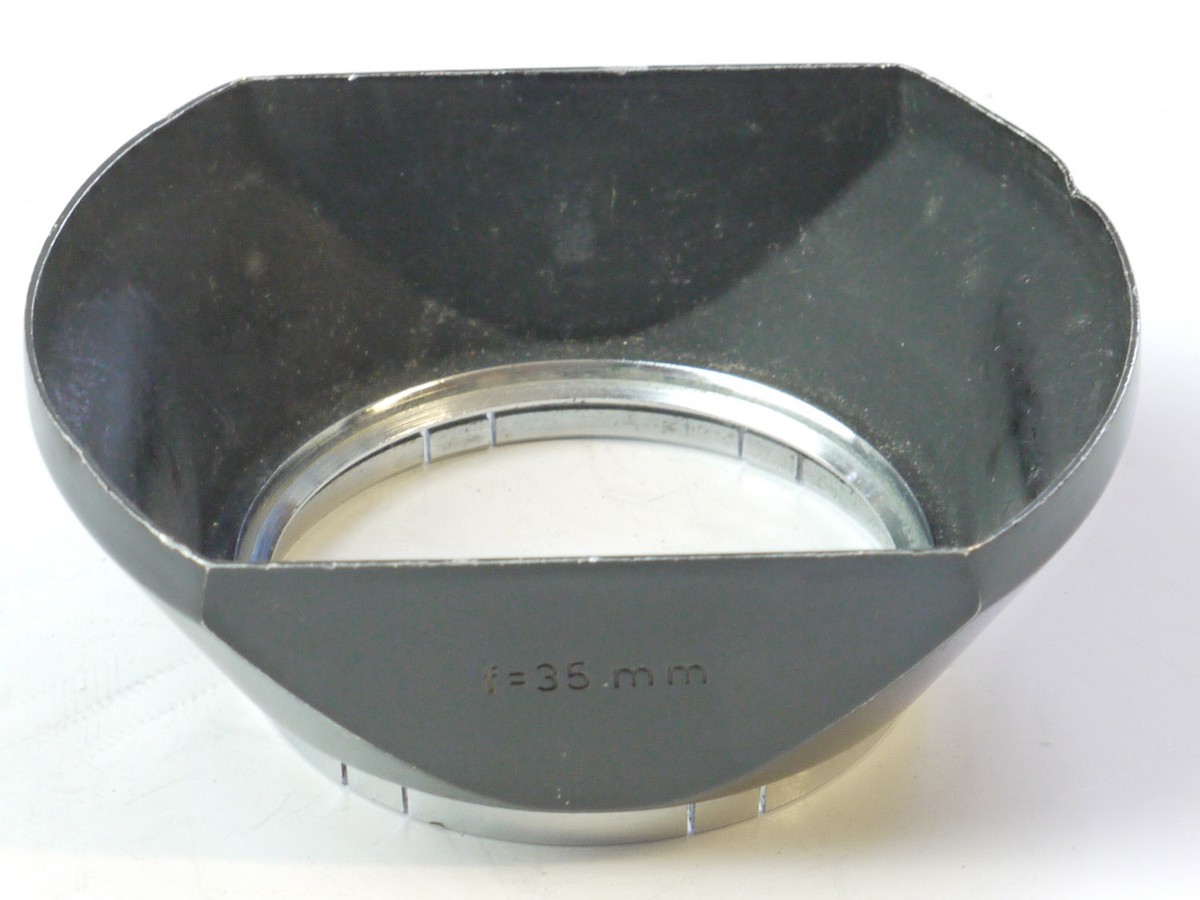 mwclassiccameras-20250502-256 Voigtlander 42mm Push-On Black Metal Square Shaped lens hood for 35mm lens (310/42)