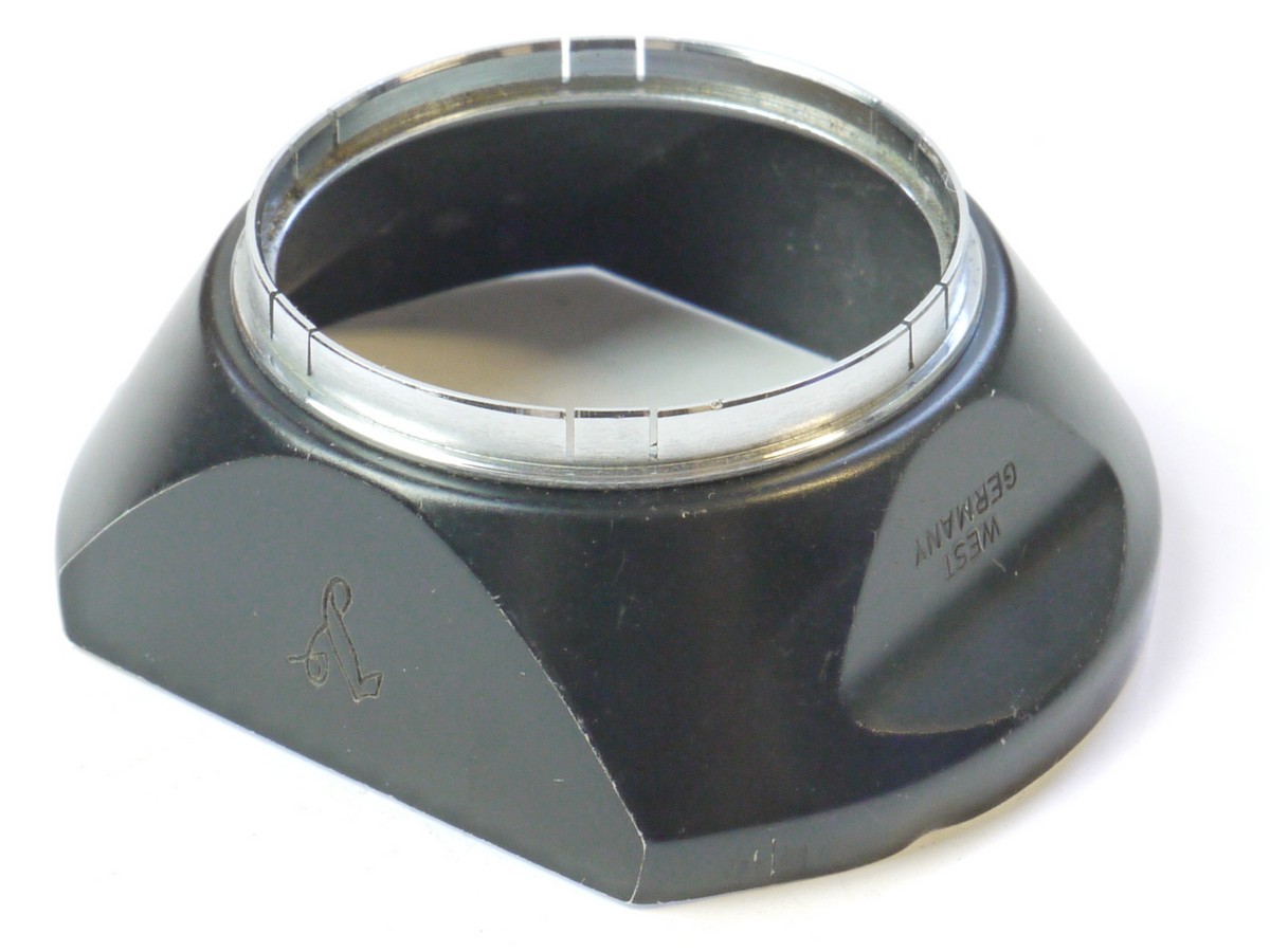 mwclassiccameras-20250502-257 Voigtlander 42mm Push-On Black Metal Square Shaped lens hood for 35mm lens (310/42)