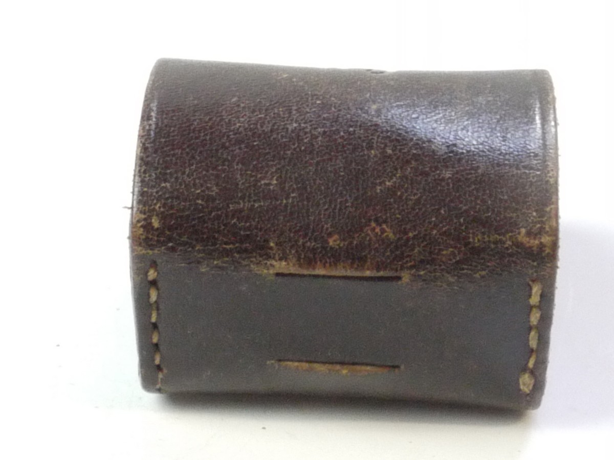mwclassiccameras-20250502-301 Leitz Brown leather case for the Leitz 21/28/35mm Optical Bright-line shoe finders