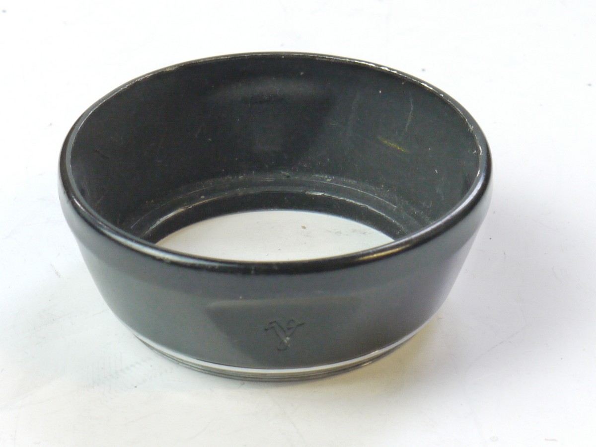 mwclassiccameras-20250502-328 Voigtlander 40.5mm screw-in black metal lens hood (310/41), for 50mm Standard lens