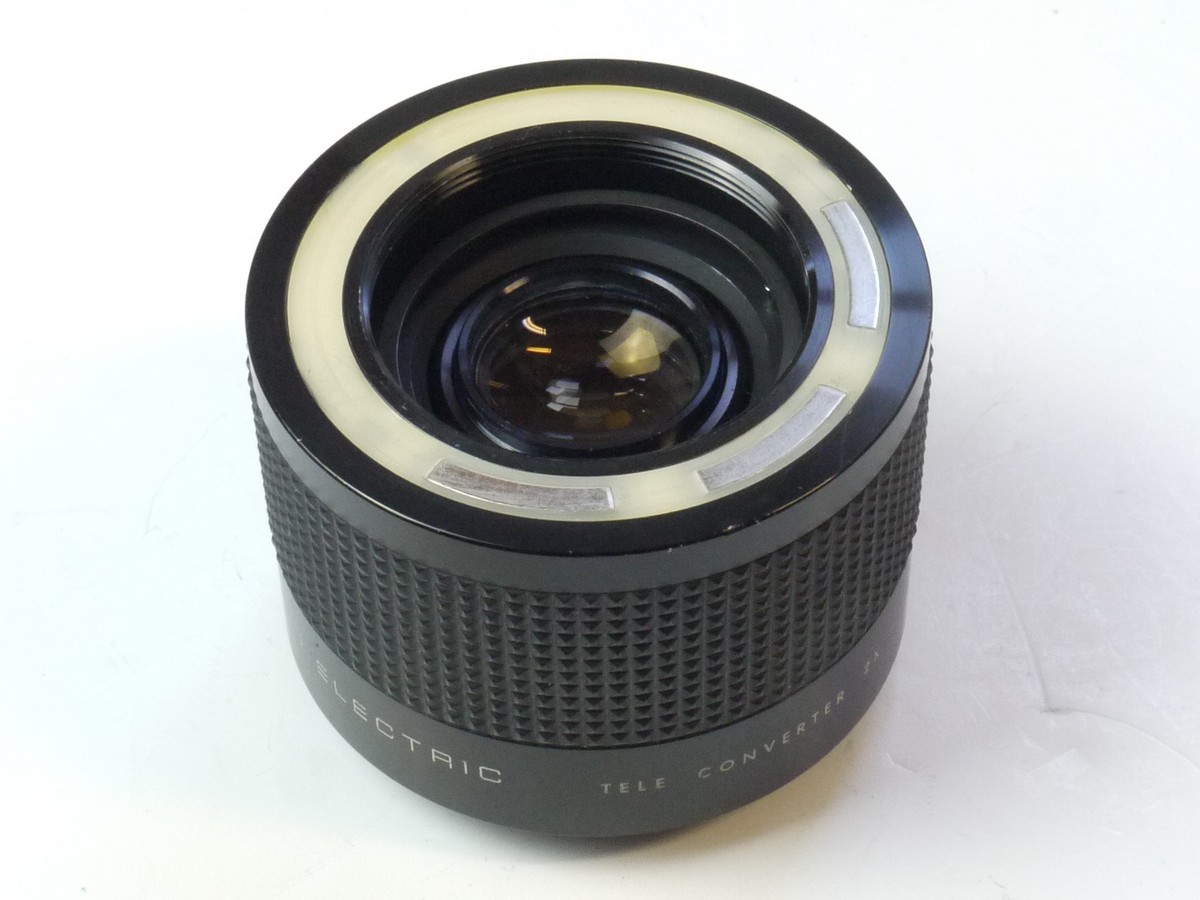 mwclassiccameras-20250502-57 Pentacon electric 2X Teleconverter Tube 1:1, M42 electric mount + caps & pouch case