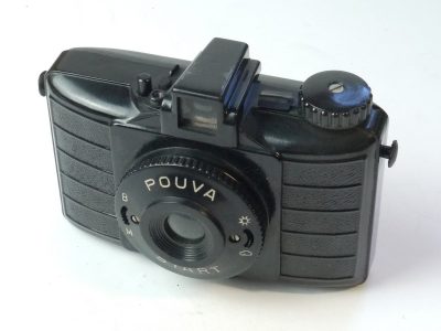 Pouva Start 6x6 on 120 Black Bakelite Rigid Type camera with Helically Extending front lens