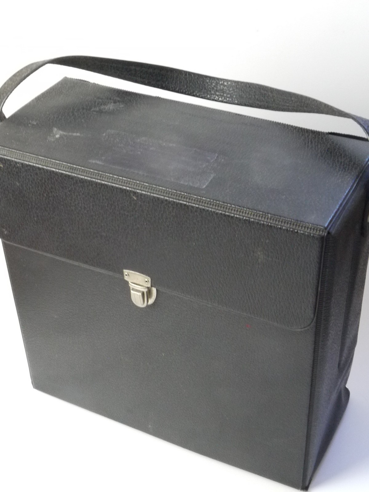 mwclassiccameras-20250516-171 Rollei P355 Autofocus Slide Projector with 85mm f2.8 Heidosmat lens, Original Instructions, mains lead & carry case