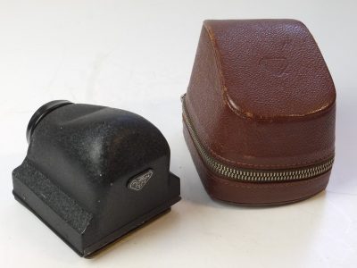 Rollei Prism finder for Rolleiflex TLRS + Rollei leather case