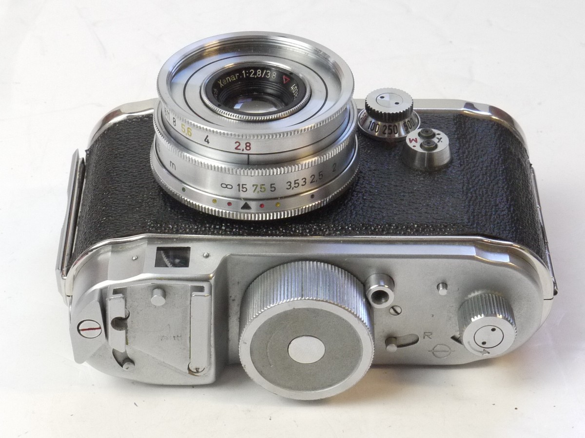 mwclassiccameras-20250516-90 Robot II 35mm (24x24) Sring Motorised camera with built-in Right-angle finder + Schneider 38mm f2.8 Xenar C mount lens & 1 receiving cassette
