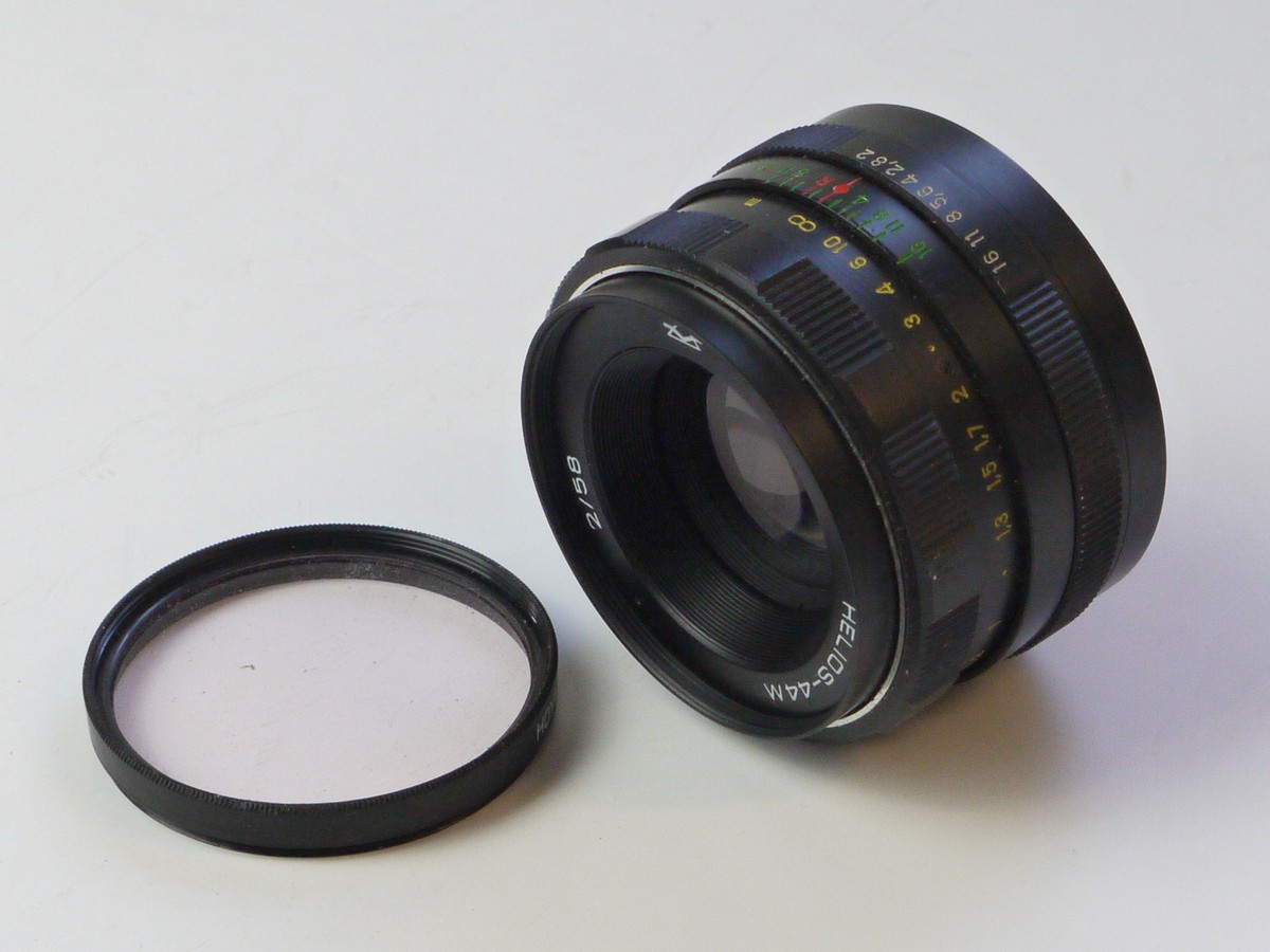 mwclassiccameras-20250523-7 Krasnagorsk 58mm f2 Helios-44M manual focus M42 screw mount lens + Hoya Skylight 1B filter