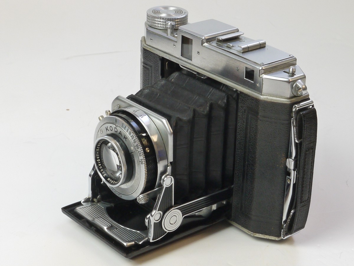 mwclassiccameras-20250606-28 Kodak Duo Six-20 Series 2 6x4 folding COUPLED RANGEFINDER camera with Schneider 7.5cm f3.5 Xenar uncoated lens in Compur-Rapid shutter. RARE CRF MODEL