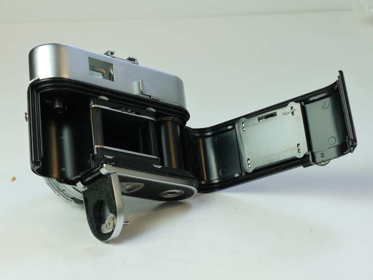 mwclassiccameras-20250613-164 Voigtlander Vitomatic II 35mm coupled rangefinder selenium metered camera with 50mm f2.8 Color-Skopar fixed lens + ER case