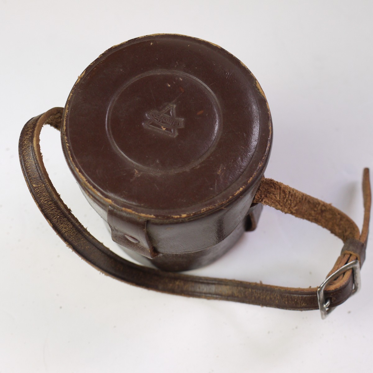 mwclassiccameras-20250620-255 Minolta Brown Leather Vintage lens case with short strap. (80mm x 90mm)