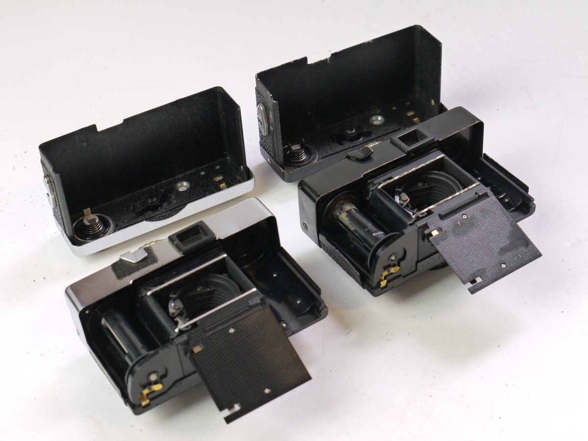 mwclassiccameras-20250620-273 Rollei Set of Two Broken Cameras. B35 black with Rollei 40mm f3.5 Triotar lens + B35 Chrome with Carl Zeiss 40mm f3.5 Triotar. BOTH FOR SPARE PARTS/REPAIR