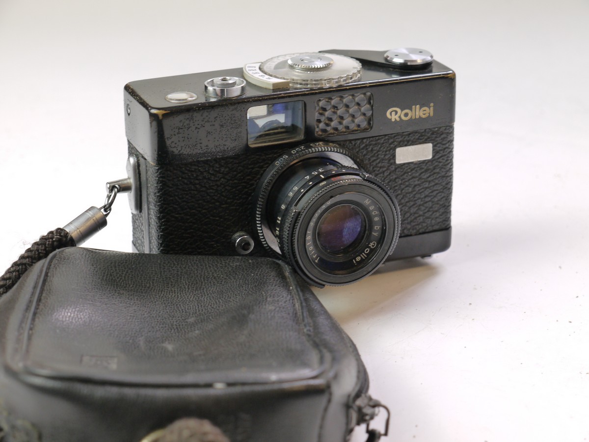 mwclassiccameras-20250620-275 Rollei B35 selenium metered 35mm camera, black, with Rollei 40mm f3.5 Triotar collapsible lens + Rollei wrist strap & Rollei Pouch Case