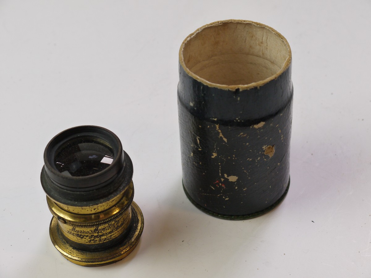 mwclassiccameras-20250620-291 Marco Mendoza Paris 6 inch (Estimated) f8 Brass lens with Iris Diaphragm + Half Box