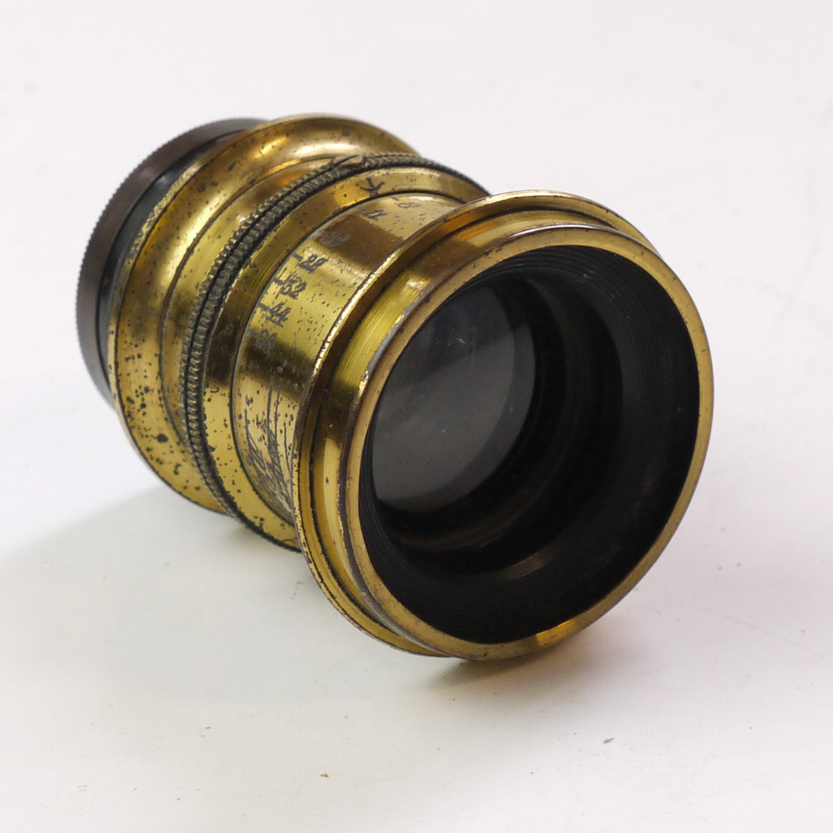 mwclassiccameras-20250620-295 Marco Mendoza Paris 6 inch (Estimated) f8 Brass lens with Iris Diaphragm + Half Box