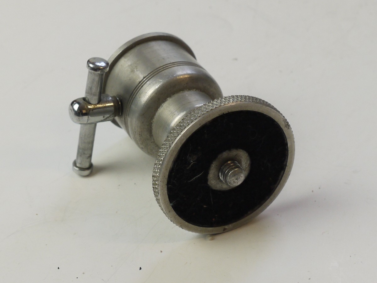 mwclassiccameras-20250620-355 Unbranded Small Ball & Socket Tripod Head (Platform Unscrews). Small Tripod Bush Size. (55mm from Top to Base)
