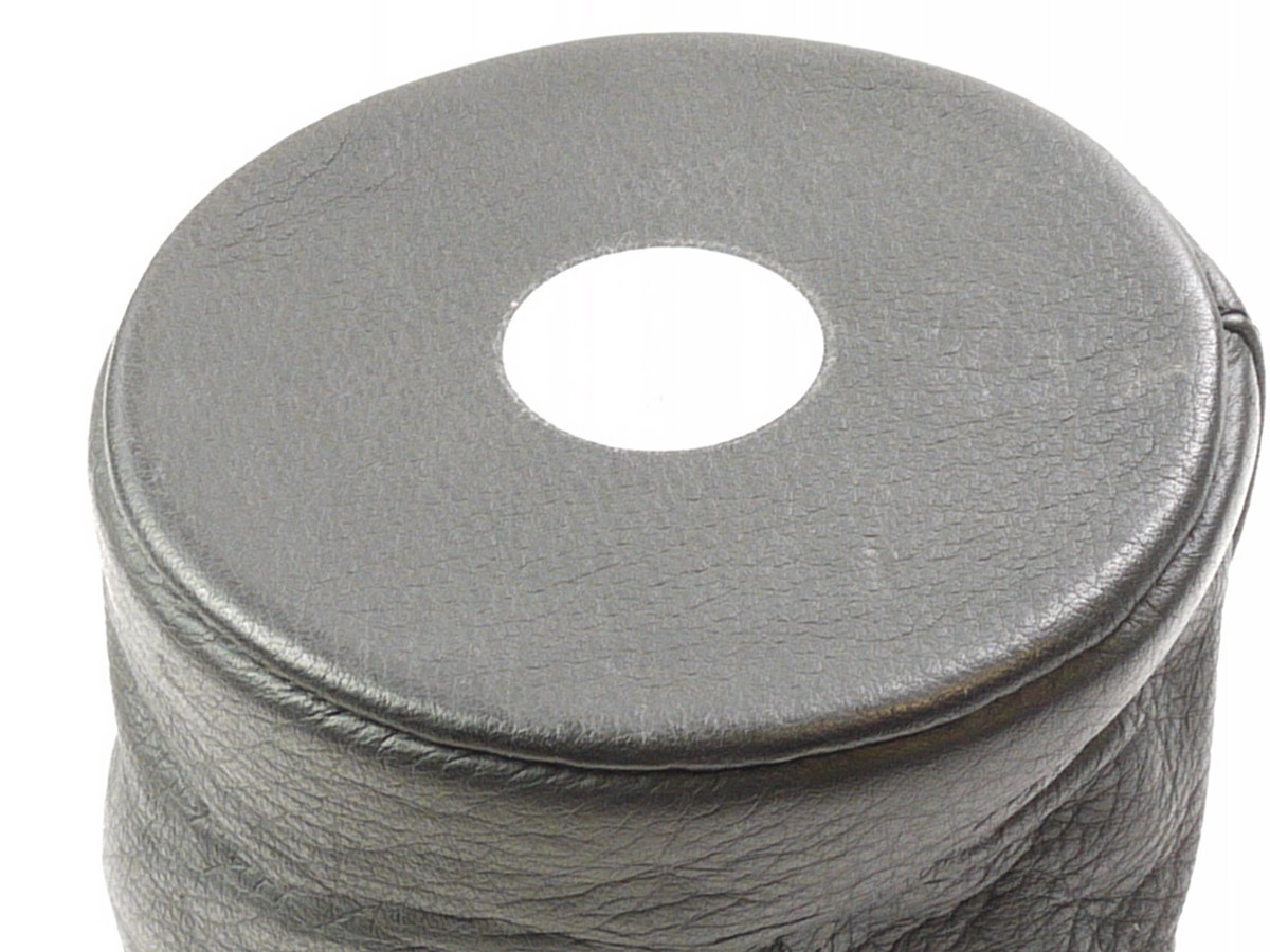 mwclassiccameras-20250620-373 Leica Medium Size black leatherette lens pouch case with zipper & tag (85 x 115mm)