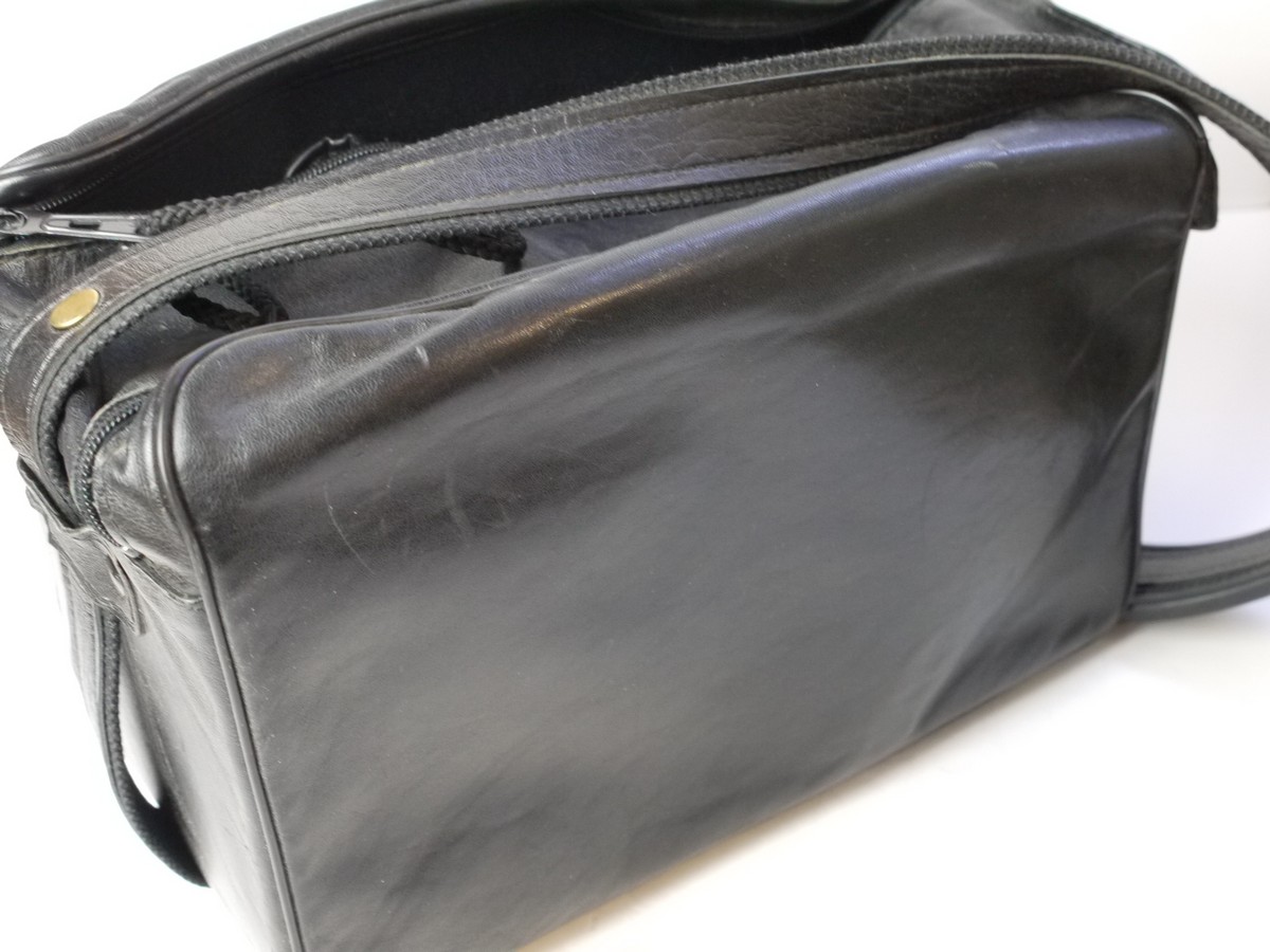 mwclassiccameras-20250627-212 Leitz black leather, semi rigid M camera outfit case with internal foam sections for Leica M camera, lenses & Accessries. Double zipper, shoulder strap & outer pocket (300 x 170 x 200mm)